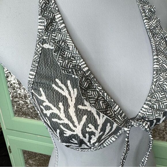 Loco Boutique Dark Gray Coral Pattern Ruffle Triangle Bikini Top Size Medium - Picture 6 of 9